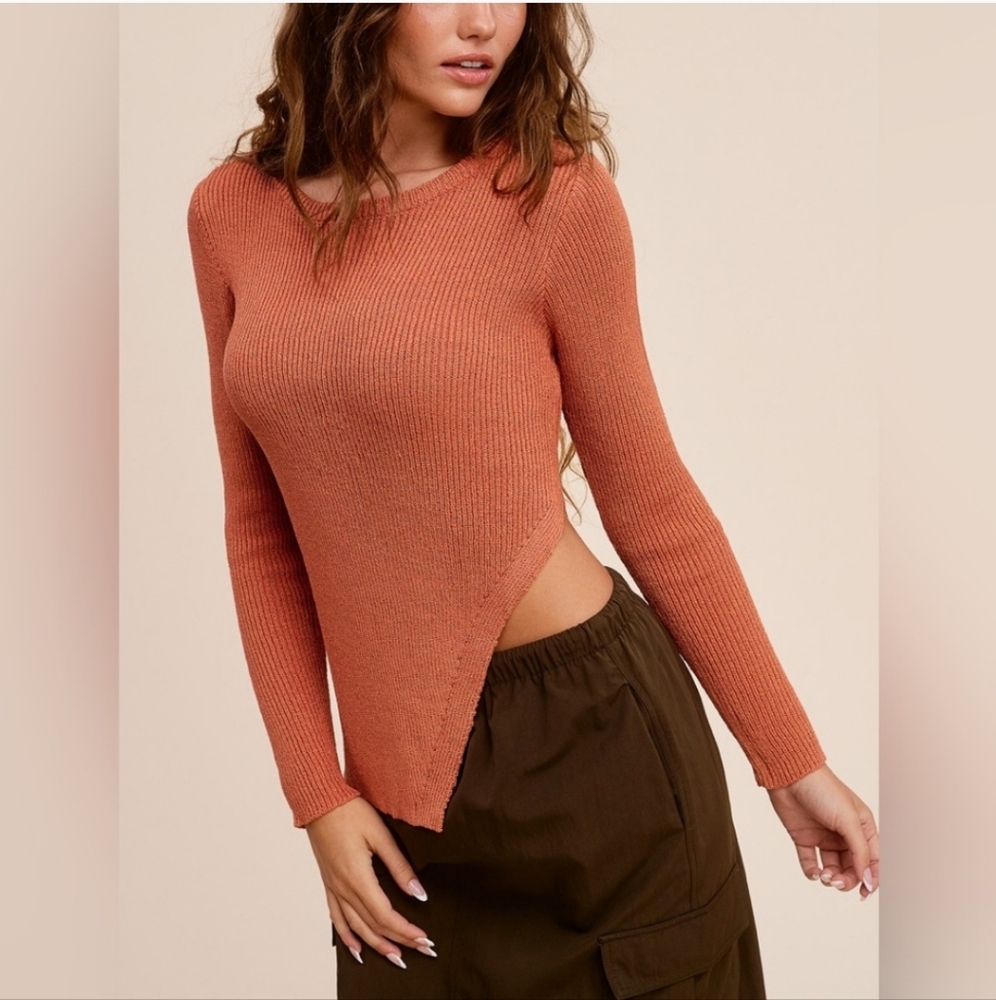 Cayenne side slit ribbed sweater